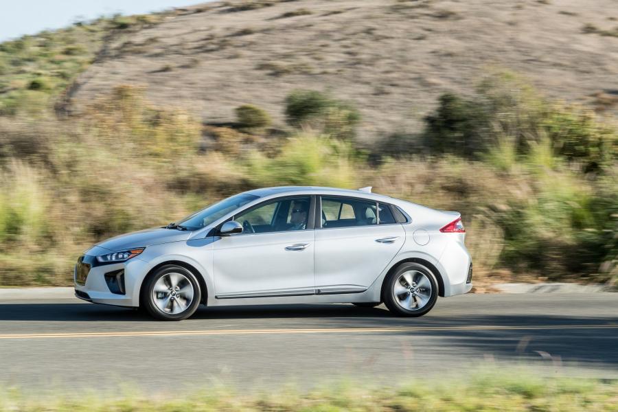  Hyundai IONIQ electric (AE) 2016 года  (NA) (фото 20 из 41)